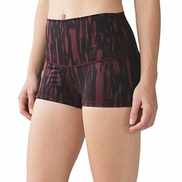 Lululemon Athletic Boogie Short Rolled Down Waistline Size 4 - Picture 7 of 7